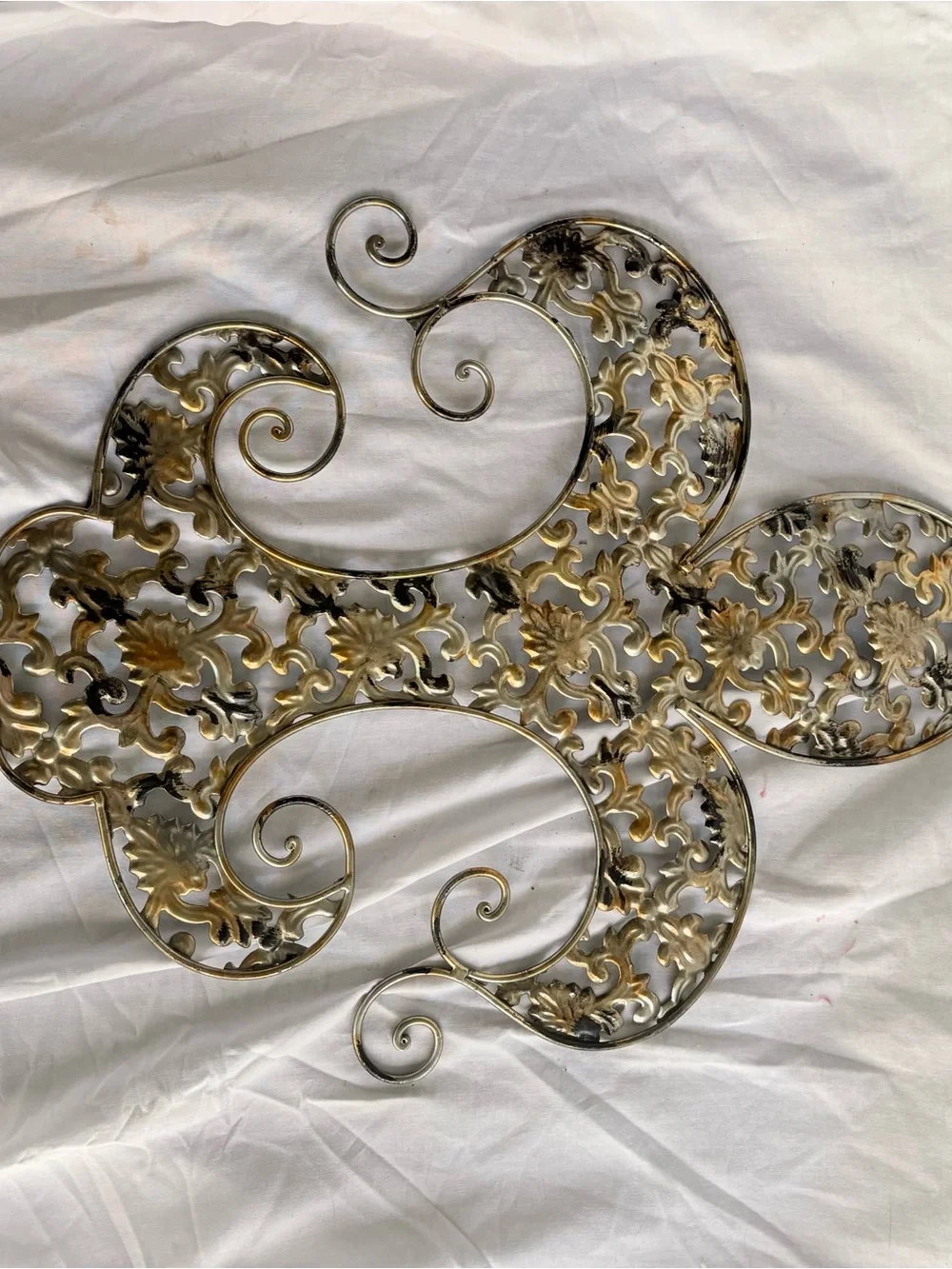 Ornate Fleur-De-Lis Metal Wall Decor | Distressed Gold & Antique Bronze 22